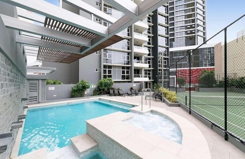 Brisbane Central Business District Apartment | Amazing River View - 3 Bedroom Apartment - Brisbane CBD - Netflix - Fast Wifi - Carpark