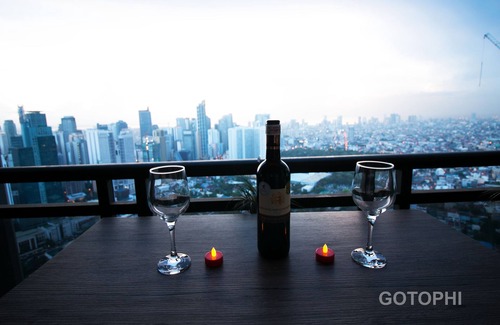 Valenzuela Apartment | Amazing Romantic view L-pools Gramercy Makati 1212