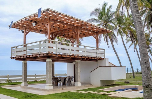 San Luis Talpa House | Amazing Rustic Beachfront House with A/C and full amenities @Amatecampo