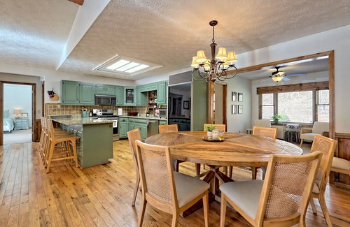 Wiley House | Amazing Spacious & Cozy Lake House on Lake Burton w/Boat Access! Dog Friendly!