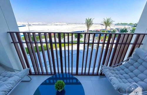 Dubai Apartment | Amazing stay at Dubai creek with Balcony & View