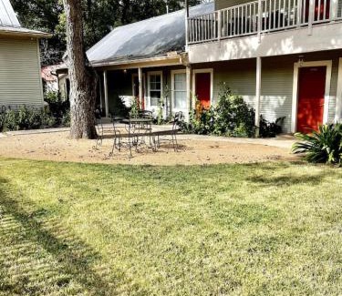 Smithville Apartment | Amazing Studio at Red Owl Courts