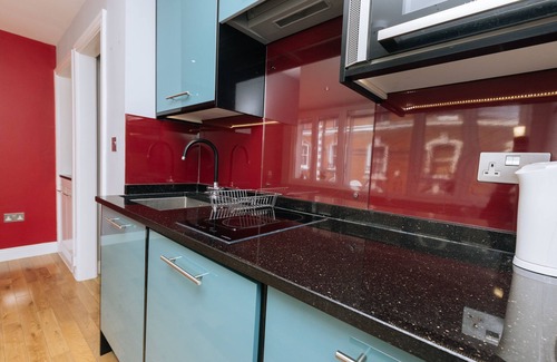 Lancaster Gate Apartment | Amazing Studio Flat in Central London. Stylish & Cosy