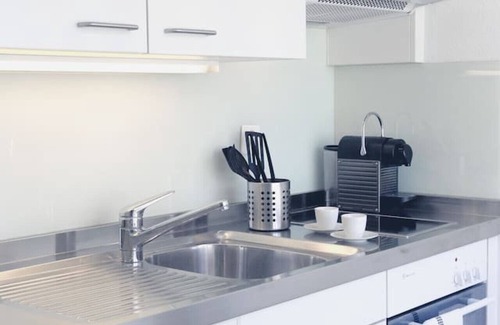 Hochschulen Apartment | Amazing studio in the city center (Art 19)
