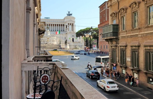 Rome City Centre Apartment | Amazing Suite Piazza Venezia Suite Int. 3