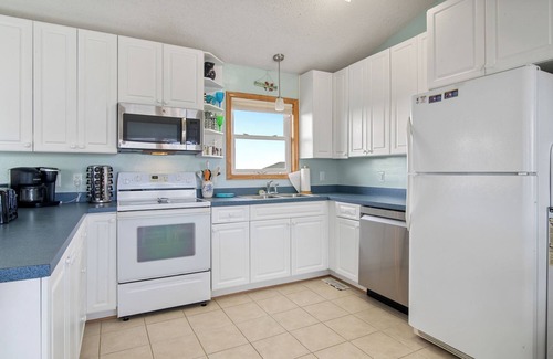 South Nags Head House | Amazing! Summer Shanty -ocean view, pool, hot tub, steps to beach, quiet street