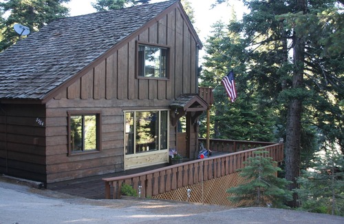 Tahoma Cabin | Amazing Tahoe Cabin - Short Walk to Sandy Beach