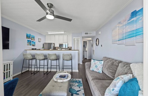 Galveston Condo | Amazing top floor ocean view!