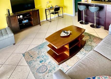 Red Hook House | Amazing View 1 Bed1 Bath Villa On Red Hook Strip