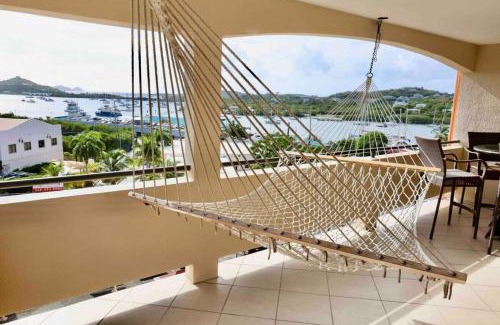 Red Hook House | Amazing View 1 Bed1 Bath Villa On Red Hook Strip
