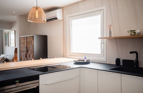 Saint-Jean Apartment | Amazing View, 2 minutes' walk from the beach!