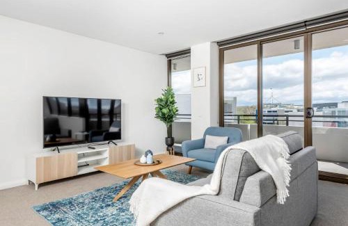 Barton Apartment | Amazing View In Large Apartment Barton ACT