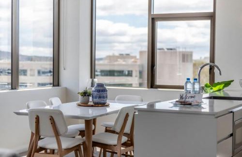 Barton Apartment | Amazing View In Large Apartment Barton ACT