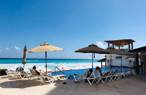 Punta Cancun Apartment | Amazing view suite 2 min walking to Coco Bongo Od601-1