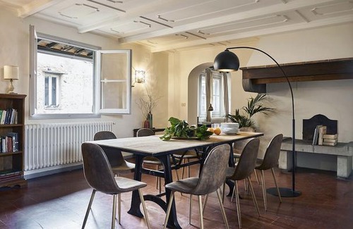 Oltrarno Apartment | Amazing View To Pitti Palace 3bd Apt