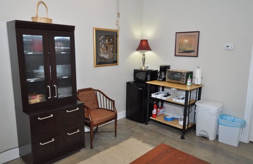 Kenilworth House | Amazing View, Walk to Biltmore Village from 1 BR Apartment