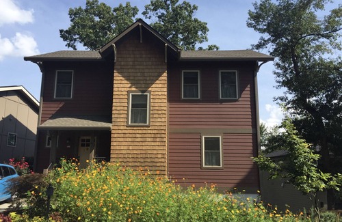 Kenilworth House | Amazing View, Walk to Biltmore Village from 1 BR Apartment
