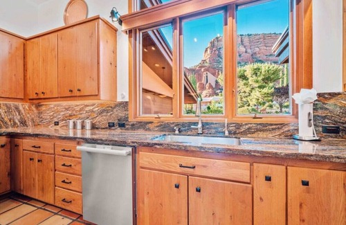 Sedona House | Amazing views/heated pool/hot tub/EV charger