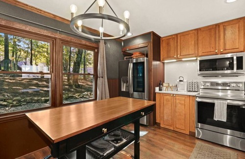 Beech Mountain Ski Chalet | Amazing Views! Welcome to Chalet Montagne!