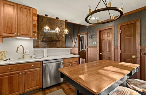 Beech Mountain Ski Chalet | Amazing Views! Welcome to Chalet Montagne!