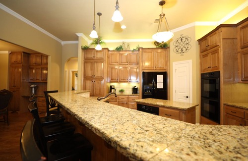 Broken Bow House | Amazing Water View 5 Bedrooms Hot Tub Games & a Fire pit