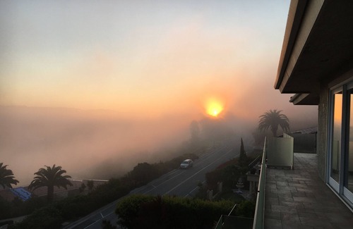 Malaga Cove House | Amazing whitewater coastline and mountain view 30 min to beach from 5 ensuite BR
