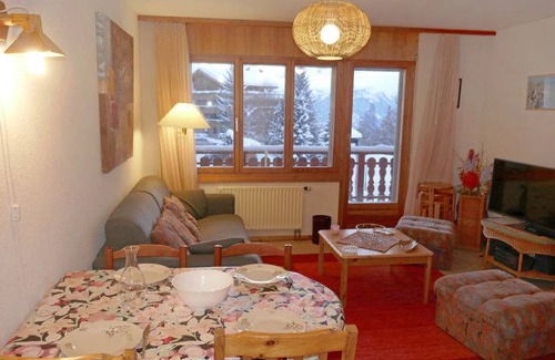 Saint-Pierre-de-Clages Apartment | Ambassador 2/12