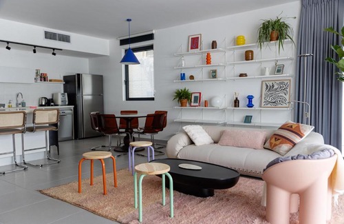 Tel Aviv Promenade Apartment | Ambassador Apartments Parking and mamad