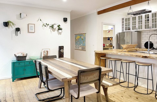Mansfield House | Amber House: 4 BR, 2 BA in Mansfield, Sleeps 7