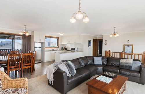 Port Fairy House | Ambience By The Sea - relaxing getaway in a tranquil location