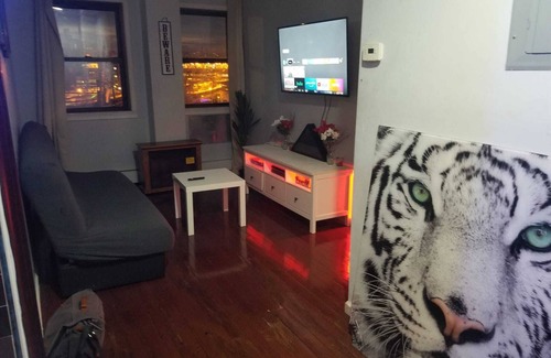 Queens Apartment | Ambient 2BR/2BA For Groups - 15 Min to City