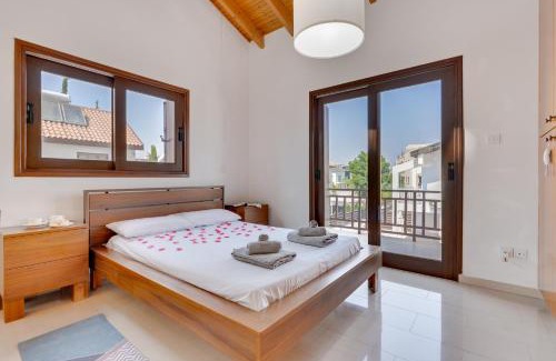 Pyla House | Amelia Beach Villa Wpool -500mfrombeach
