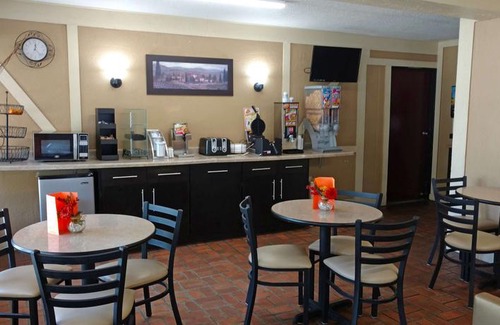 Webster City Hotel | Americas Best Value Inn Webster City