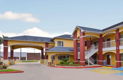 Baytown Hotel | Americas Best Value Inn-Baytown