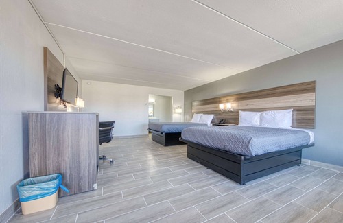 Revelo Hotel | Americas Best Value Inn Stearns