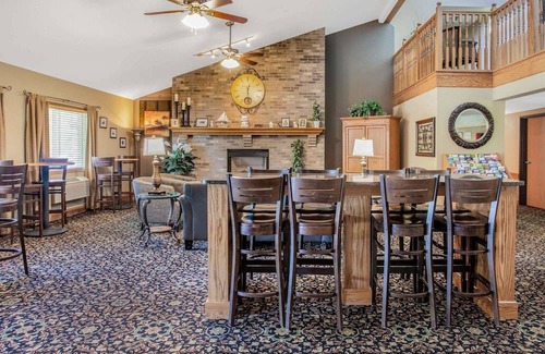 White Bear Lake Hotel | AmericInn by Wyndham White Bear Lake St. Paul