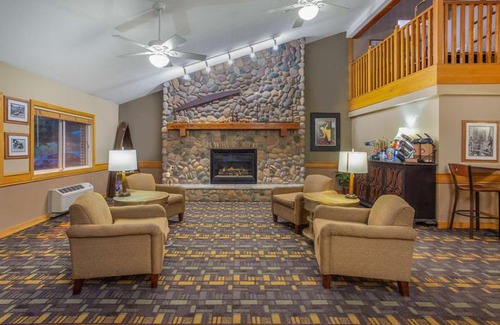 Stillwater Hotel | AmericInn by Wyndham Stillwater