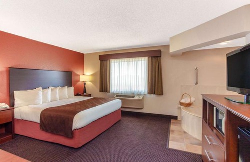 White Bear Lake Hotel | AmericInn by Wyndham White Bear Lake St Paul