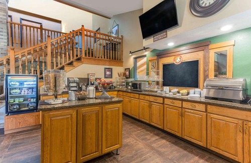 White Bear Lake Hotel | AmericInn by Wyndham White Bear Lake St Paul