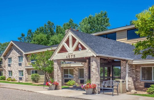 White Bear Lake Hotel | AmericInn by Wyndham White Bear Lake St Paul