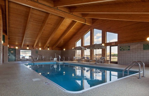 Valley City Hotel | AmericInn by Wyndham Valley City - Conference Center