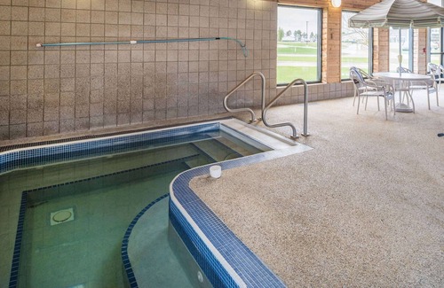 Valley City Hotel | AmericInn by Wyndham Valley City - Conference Center