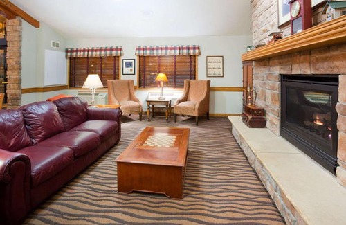 Coon Rapids Hotel | AmericInn by Wyndham Coon Rapids
