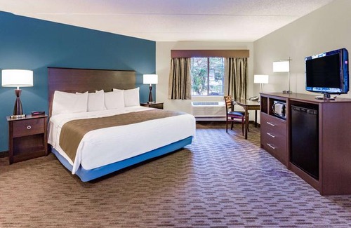 Long Lake Hotel | AmericInn by Wyndham Hotel and Suites Long Lake