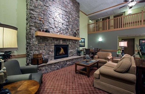 Newton Hotel | AmericInn by Wyndham Newton