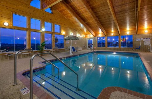 Newton Hotel | AmericInn by Wyndham Newton