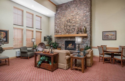 Newton Hotel | AmericInn by Wyndham Newton