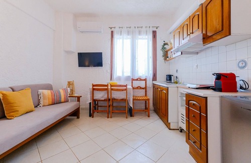 Kassandra Apartment | Amfitriti Seafront Apartment 1 by RentalsPro