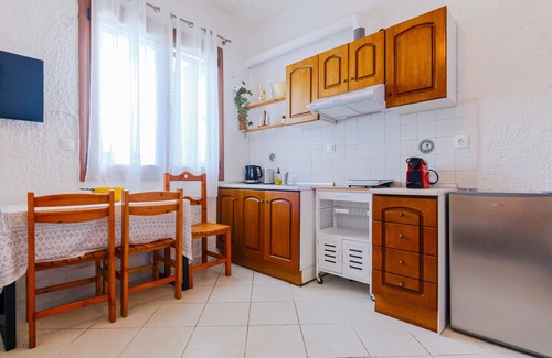 Kassandra Apartment | Amfitriti Seafront Apartment 1 by RentalsPro