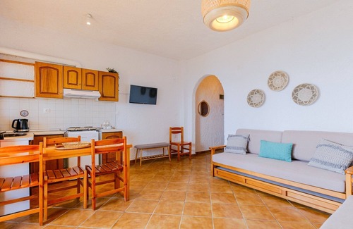 Kassandra Apartment | Amfitriti Seafront Apartment 3 by RentalsPro
